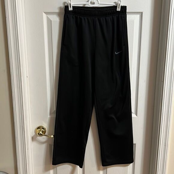 Nike Youth XL black Thermafit pants. - Picture 1 of 4
